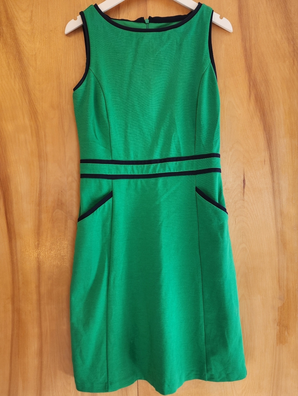 Boden Women's Sabrina Ponte Shift Dress in Kelly Green & Navy, Size 4 - Picture 2 of 11